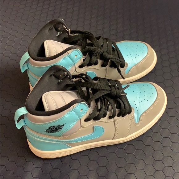 Retro Jordan 1 “high” - Picture 2 of 3